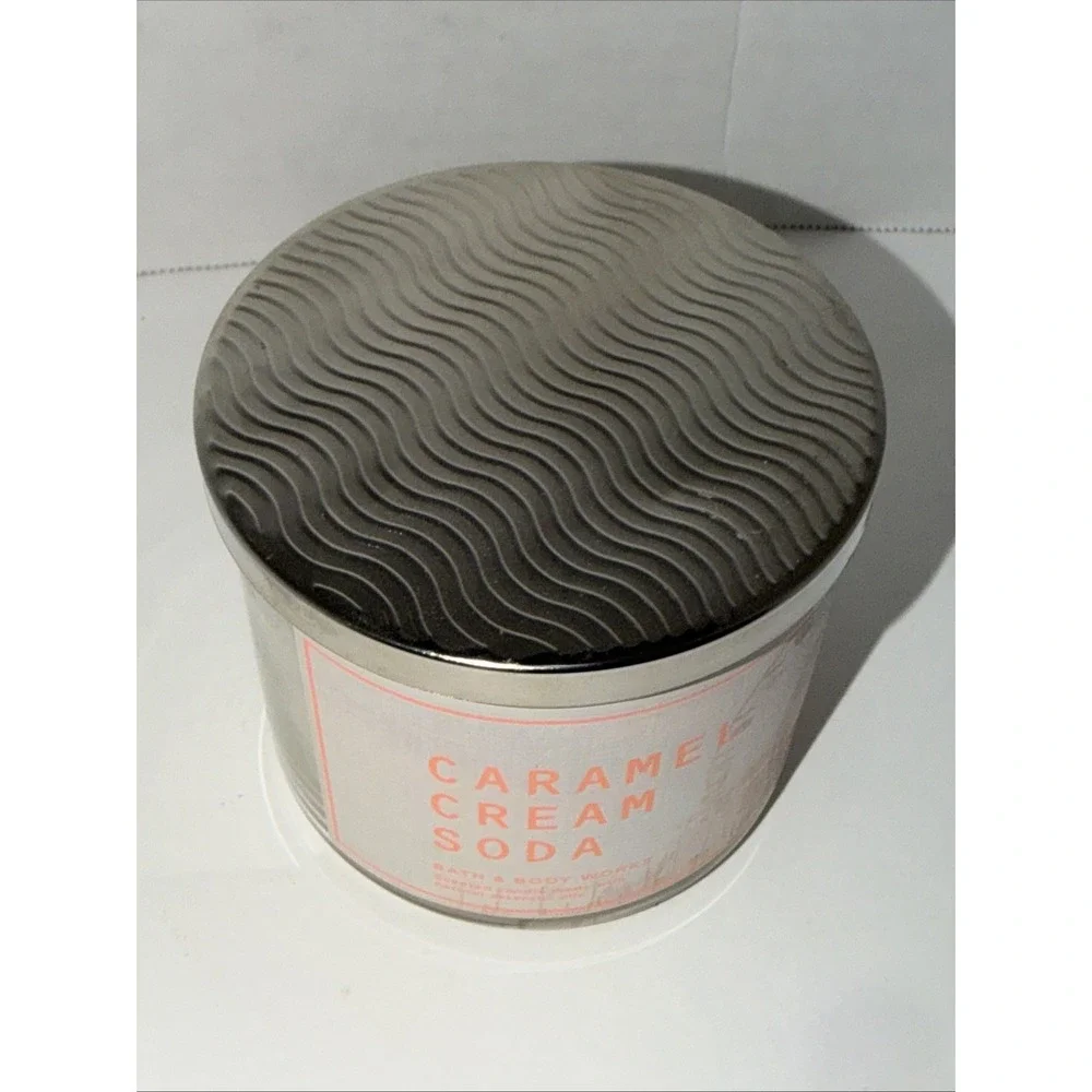 Bath & Body Works Caramel Cream Soda 3-Wick Scented Candle 14.5 oz Vanilla New